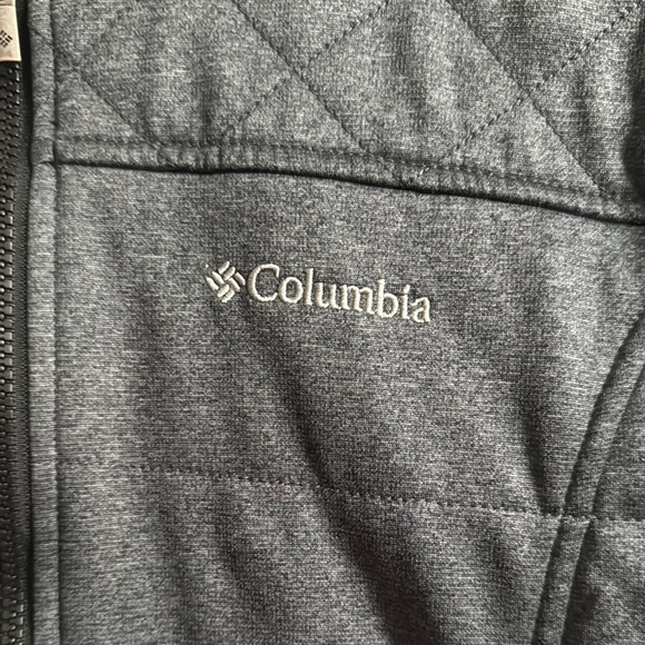 Columbia Gray Puffer Jacket with Quilted Design - Picture 3 of 9